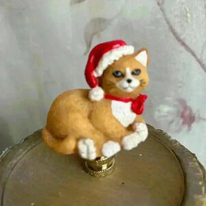 Lamp Toppers 1999 "Crown Your Lamps" Collectible Christmas Cat Christmas Decor